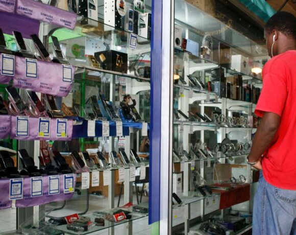 Kenyans Purchased 4.1 Million Smartphones In a 3 Month Period