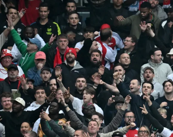 Arsenal fans angry at Premier League social media admin: 'We're getting trolled'