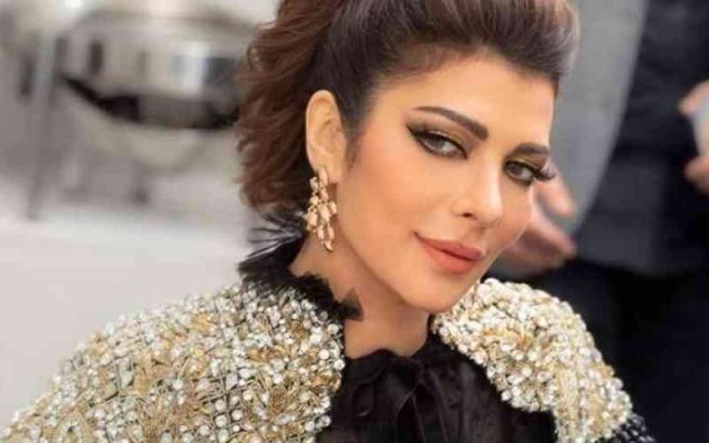 Assala Nasri Returns to Damascus Stage After 15 Years in Exile