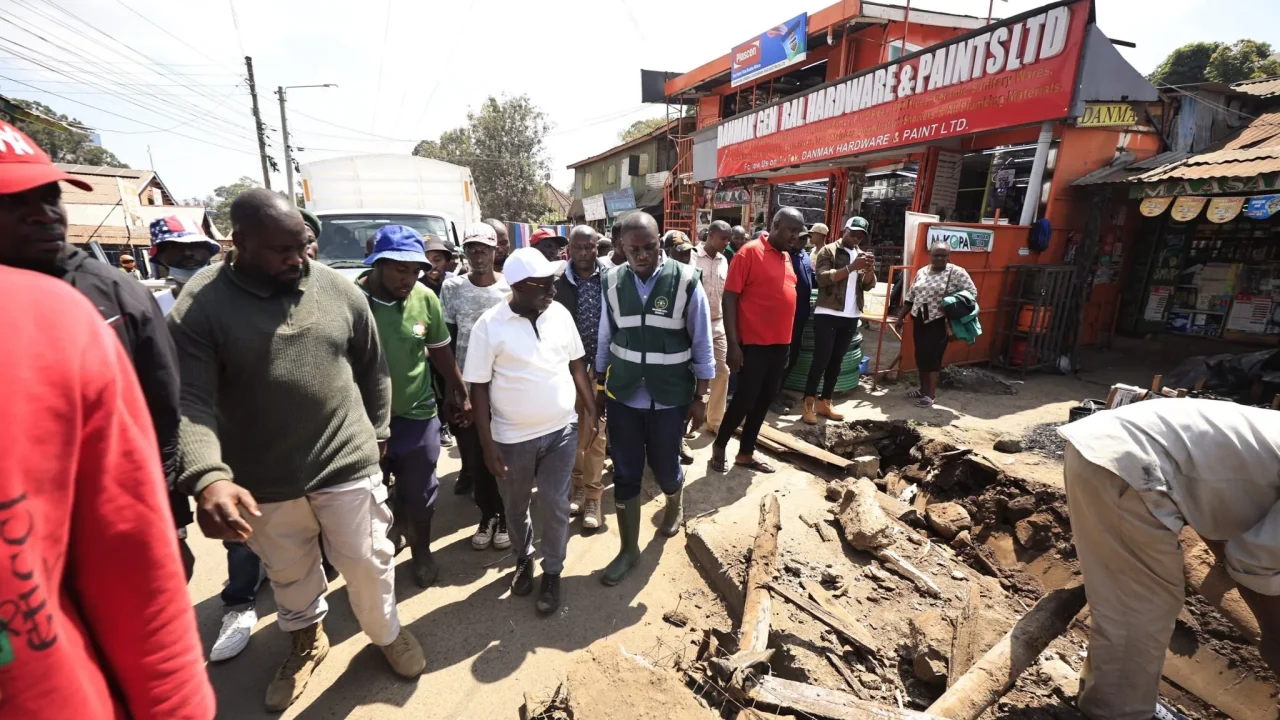 Sakaja Oversees Removal of Structures Blocking Kawangware Waterways