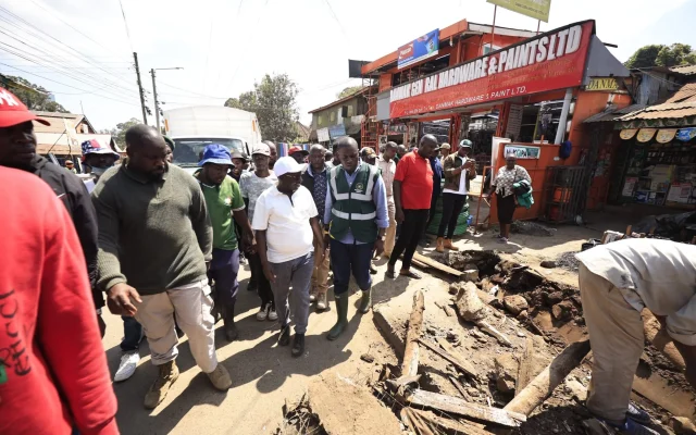 Sakaja Oversees Removal of Structures Blocking Kawangware Waterways