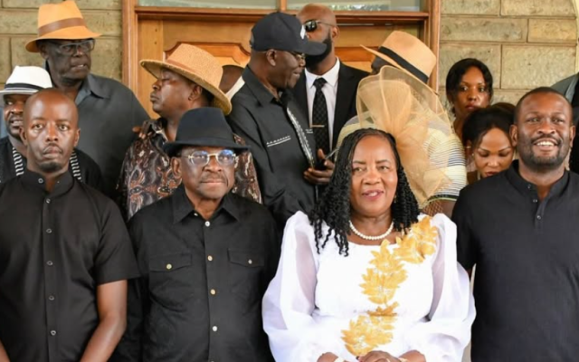 Sifuna, Linda Mwananchi Team Visit Ida Odinga at Opoda Farm