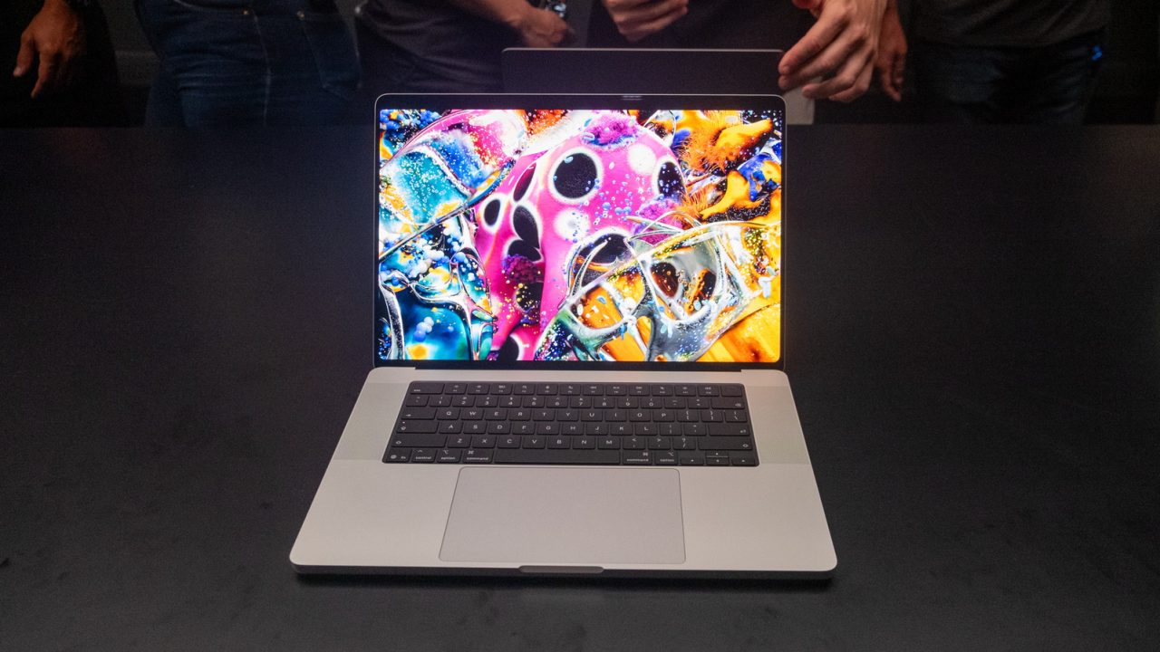 Apple MacBook Pro with OLED touchscreen