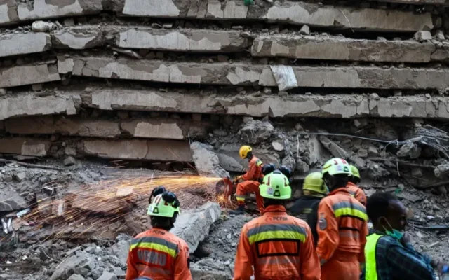 Eastleigh building collapse: Four survivors in hospital as search continues