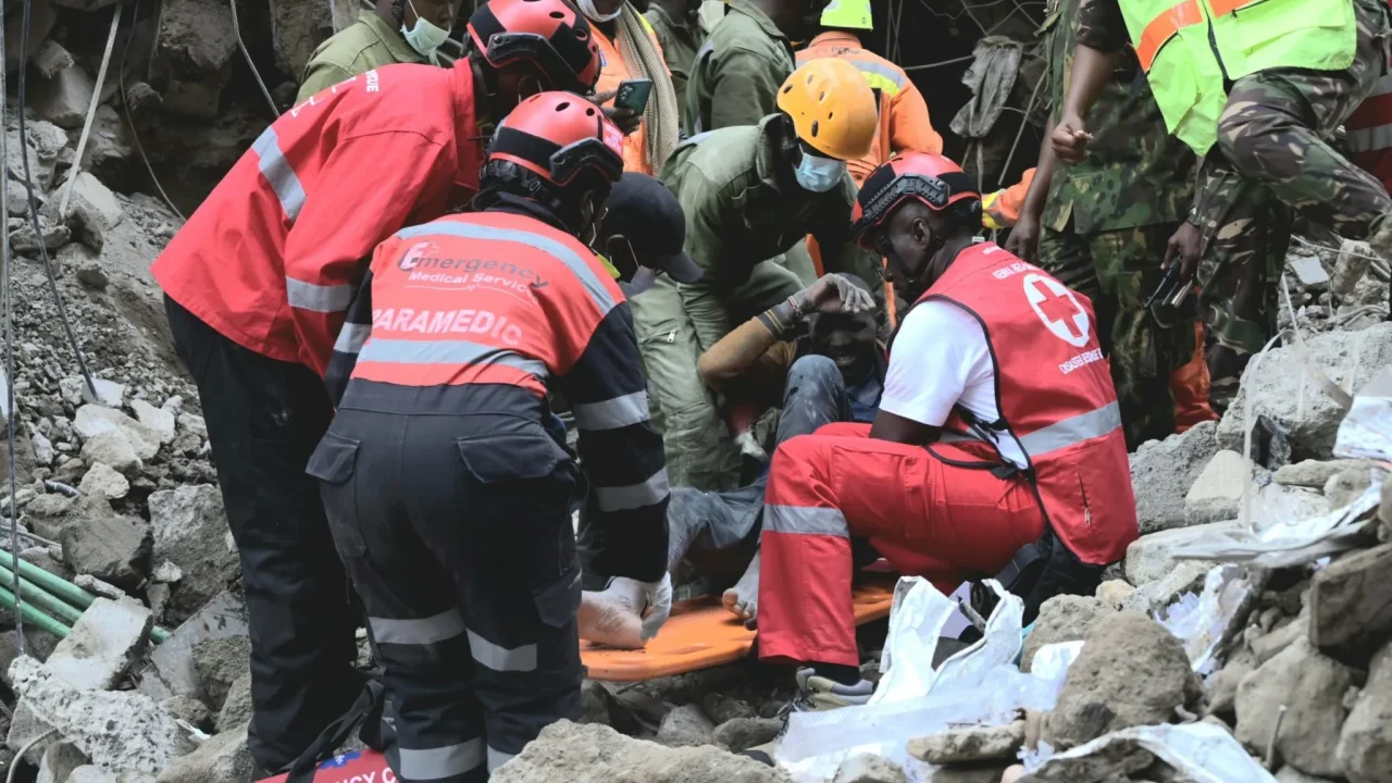 Eastleigh Building Collapse: Teams Rescue Trapped Man, Take Him to KNH