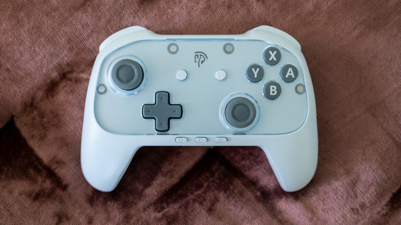 EasySMX S10 Lite gaming controller with removable faceplate