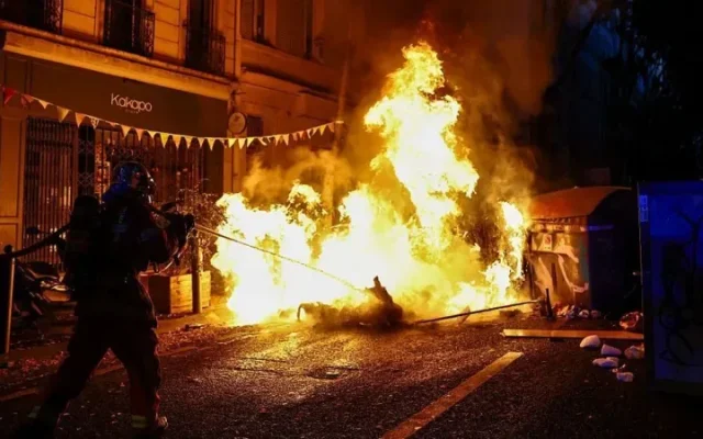 France protests: Nearly 1,000 arrested after clashes in several cities