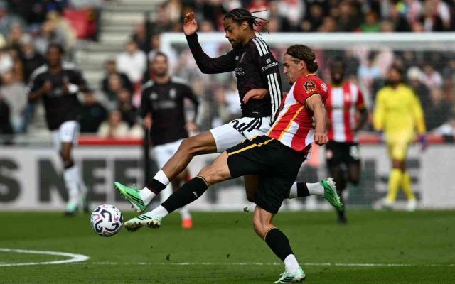 Haaland double lifts Man City past Ipswich as Liverpool fight back