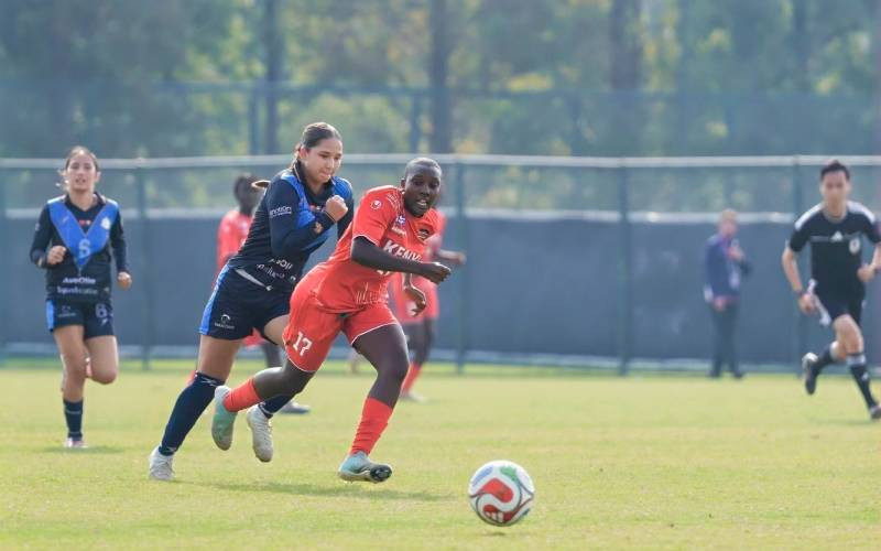 Khadija Furaha playing against Mexico's Dulce Mendoza