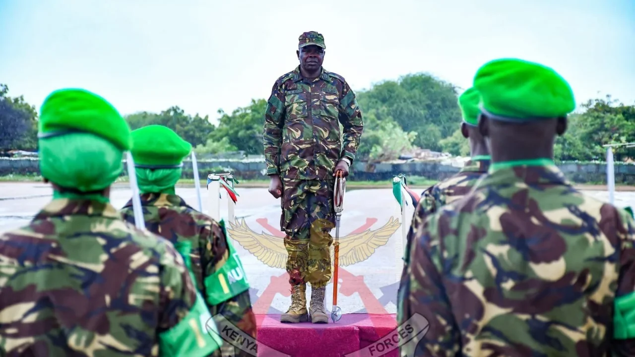 Major General Luka Kutto's visit to Kenyan troops in Kismayo