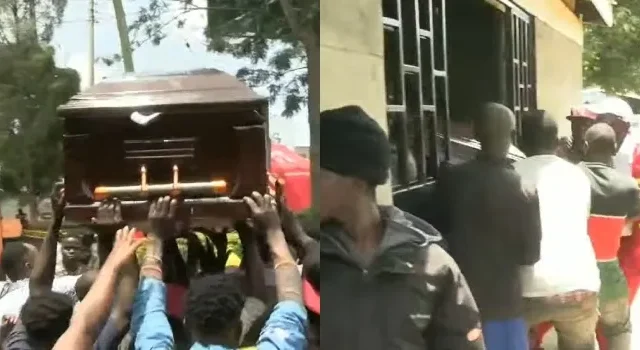 Residents Carry Casket to Police Station Protest Over Crime