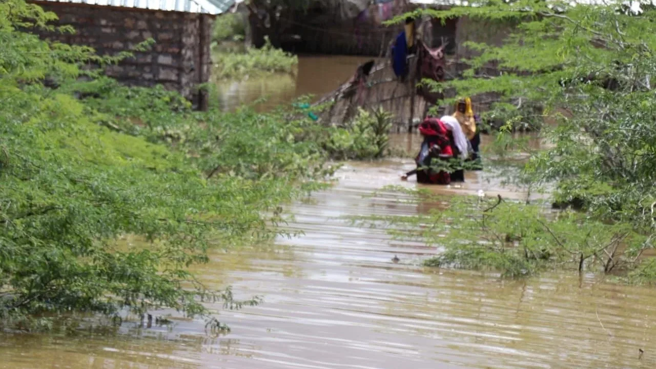 Tana River floods displace 302 households as dams overflow